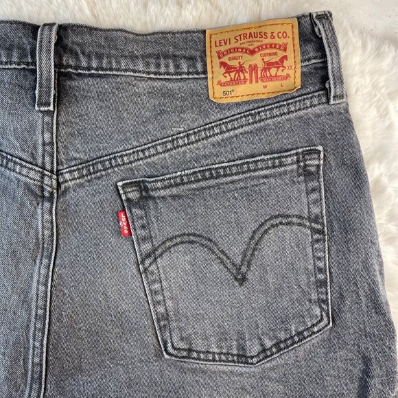 LEVI'S 501 Cutoff Cheeky Denim Jean Shorts Raw Hem Black Gray Button Fly sz 32 ( - Picture 3 of 5